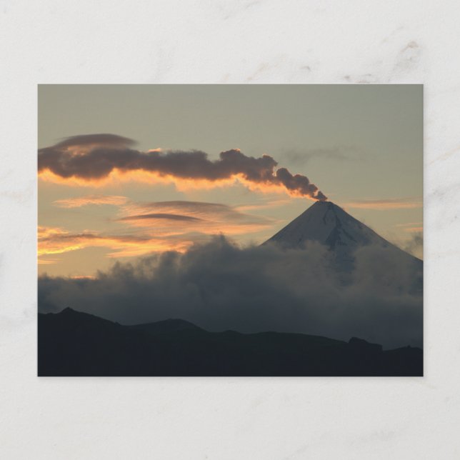 Der Shishaldin-Vulkan bei Sonnenuntergang Postkarte (Vorderseite)