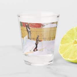 Der Skifahrer (Junge mit Ski) (Winterlandschaft) Schnapsglas