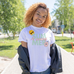 Der Sommer kommt mit blauer Typografie und rosa Wi T-Shirt