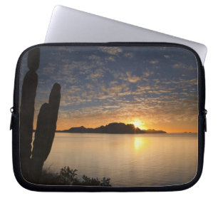 Der Sonnenaufgang über Isla Danzante im Golf von Laptopschutzhülle