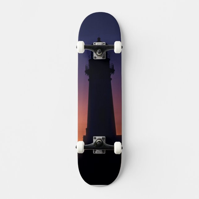 Der Sonnenball fällt auf den bunten Horizont Skateboard (Vorderseite)
