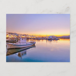 Der Sonnenuntergang am Hafen von Naousa auf der In Postkarte