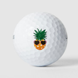 Der Speisesaal ist individuell gestaltet und verfü Golfball