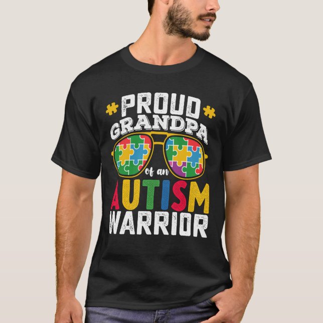 Der stolze Opa einer Familie des Autismus-Kriegers T-Shirt (Vorderseite)