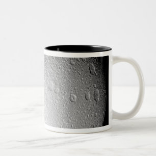Der Südpol von Saturns Mond Tethys Zweifarbige Tasse