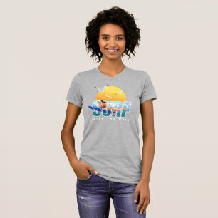 Der Surfer fährt die Welle   Slim Fit T-Shirt