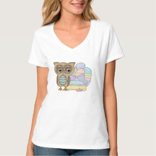 Der T - Shirt der Cartoon-Ostern-Eulenfrauen