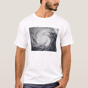 Der Taifun Faxai im Western des Pazifischen Ozeans T-Shirt