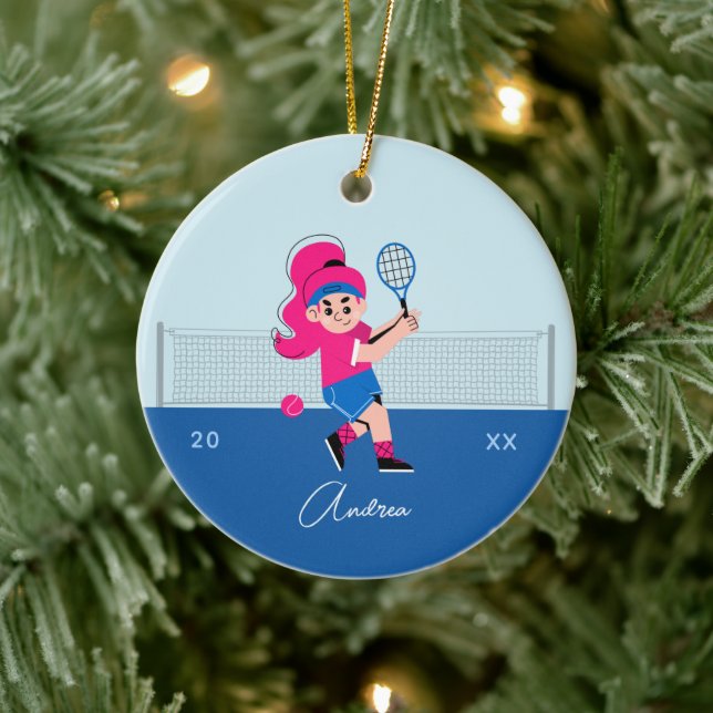 Der Tennisspieler von Girl Pink Hair Kid's Name &  Keramik Ornament (Baum)