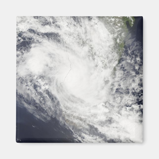 Der tropische Cyclone Fami liegt über Madagaskar Magnet (Vorne)