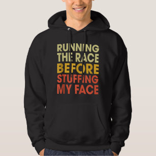 Der türkische Trot läuft das Rennen, bevor er mir Hoodie