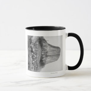 Der Turm des Teufels vom Westen mit gefallen Tasse