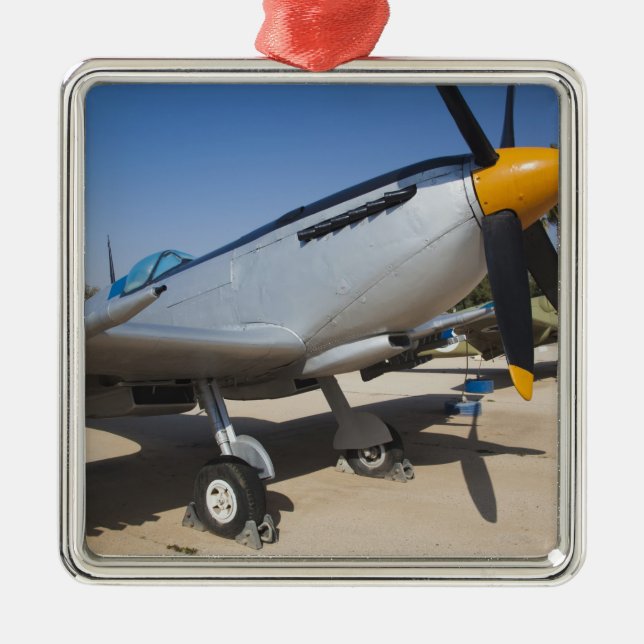 Der von Großbritannien gebaute Spitfire-Kämpfer Ornament Aus Metall (Vorne)