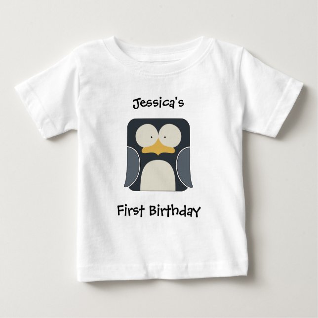 Der Vorname und das Ereignis des Babys mit Baby T-shirt (Vorderseite)