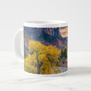 Der Wachmann im Herbst Jumbo-Tasse