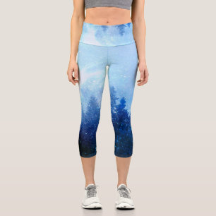 Der Wald erwacht aus dem Nebel Capri Leggings