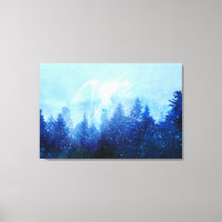 Der Wald erwacht aus dem Nebel