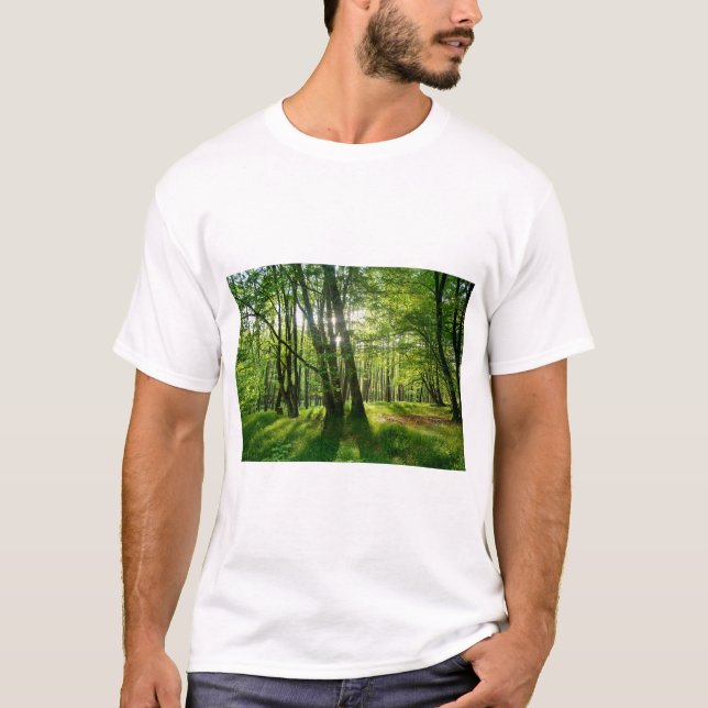 Der Wald im Frühling T-Shirt (Vorderseite)