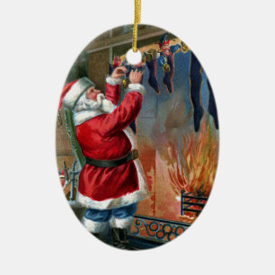 Der Weihnachtsmann ist beschäftigt, Strümpfe zu fü Keramikornament