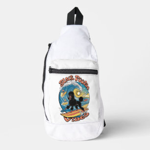 Der Wellenreiter, der schwarzes Poodle surft Crossbody Bag