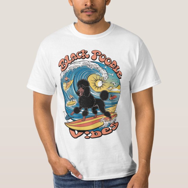 Der Wellenreiter, der schwarzes Poodle surft T-Shirt (Vorderseite)