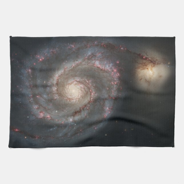 Der Whirlpool Galaxy M51 & Companion im Weltraum Geschirrtuch (Horizontal)