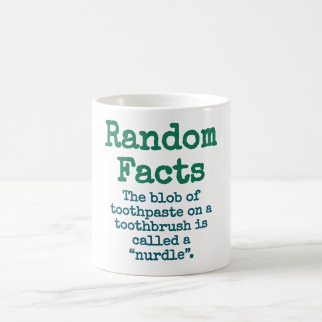 Der Zahnpastenblock auf einer Zahnbürste - Trivia  Kaffeetasse (Mittel)