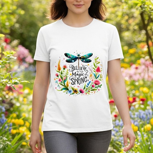 Der Zauber der Blumen des Frühlings T-Shirt (Von Creator hochgeladen)