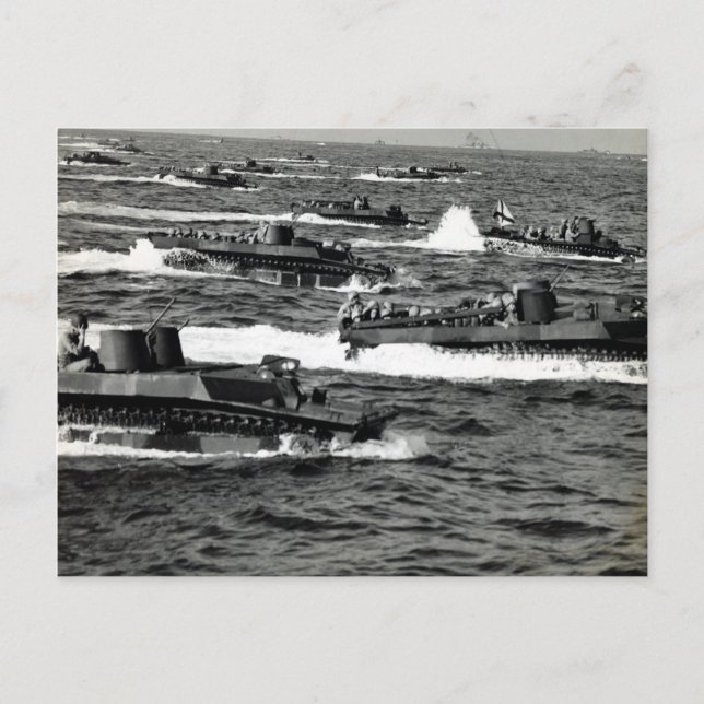 Der Zweite Weltkrieg US-Marines marschieren in Iwo Postkarte (Vorderseite)