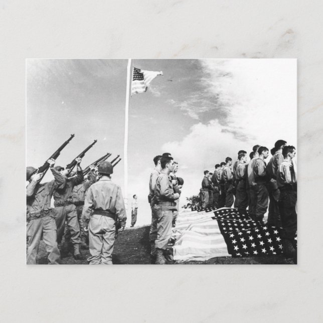 Der Zweite Weltkrieg würdigt gefallene Soldaten Postkarte (Vorderseite)