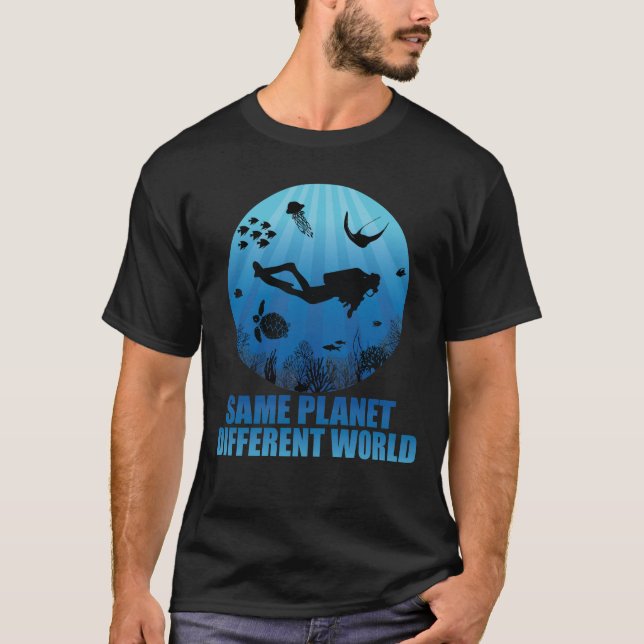 Derselbe Planet Anderer World Scuba Diver T-Shirt (Vorderseite)