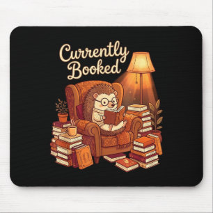 Derzeit gebuchtes gemütliches Igel-Lesedesign Mousepad
