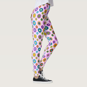 Des leggings amusants partout sur des points color