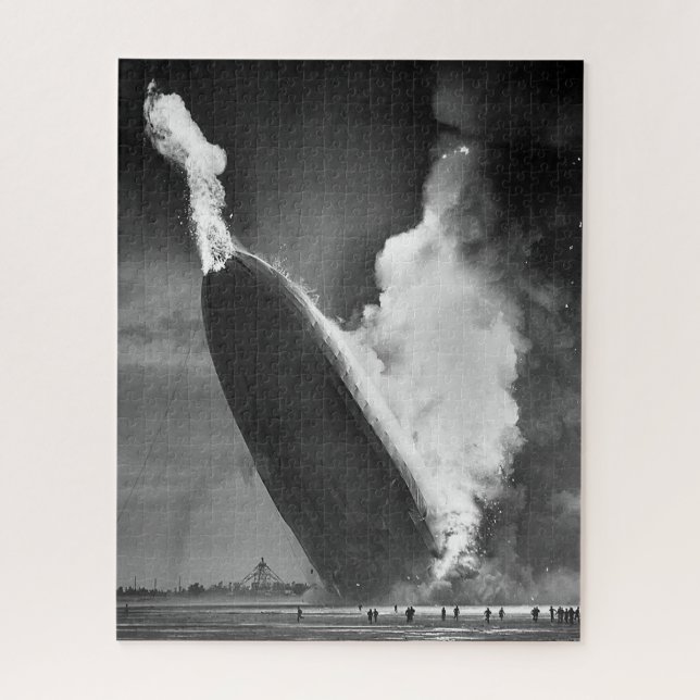 Desaster Hindenburg Circa 1937 (Vertikal)