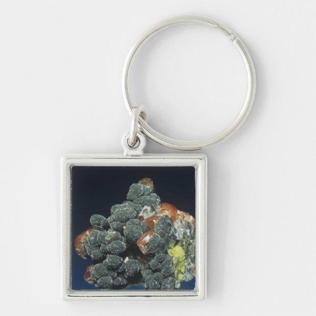 Descloizite auf Kalzit Schlüsselanhänger (Vorne)