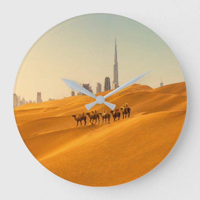 Deserts | Dubai's Skyline View with Camels Große Wanduhr (Vorderseite)