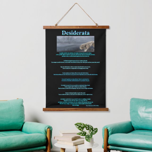 Desiderata Gray Wolves stehend von der Uferstraße Wandteppich Mit Holzrahmen (Wohnzimmer)