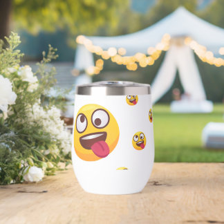 "Design d'émoji drôle et mignon avec la langue sor
