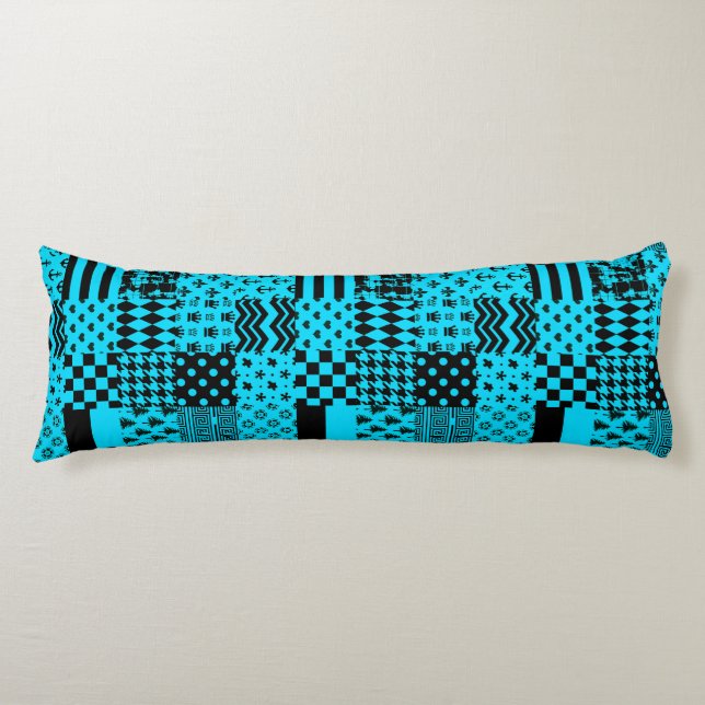Design der Patchwork-Muster in Blau-Schwarz Seitenschläferkissen (Vorderseite)