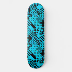 Design der Patchwork-Muster in Blau-Schwarz Skateboard