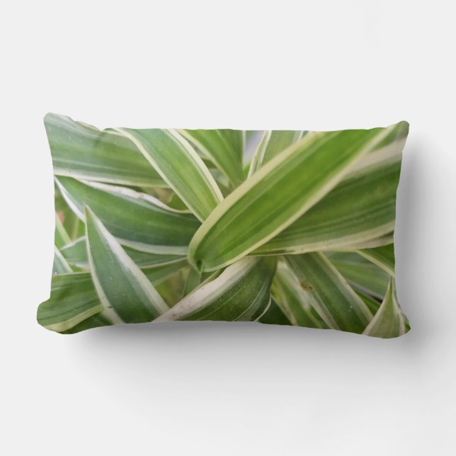 Design des grünen und weißen, schattigen Blumenbla Lendenkissen (Vorderseite)