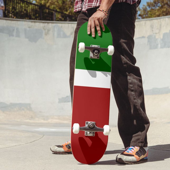 Design des roten grünen Blocksticks Skateboard (Von Creator hochgeladen)