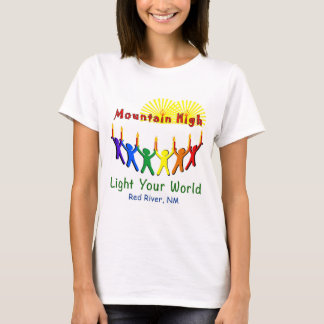 Design des T-Shirts in den Hochzeitscamps von Frau