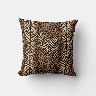 Design des "Wild Animal Symmetric Pattern" 3 Kissen