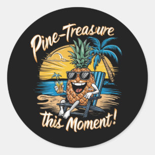 Design mit Ananas am Strand Runder Aufkleber