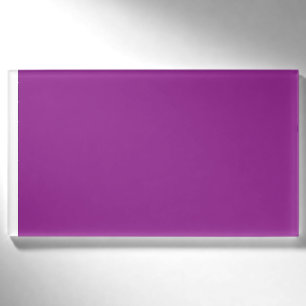 Design mit Atemberaubendem Lila Hintergrund und We Namenschild