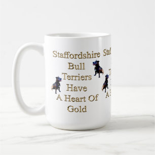 Design mit Staffordshire Bull Terrier und goldenem Kaffeetasse