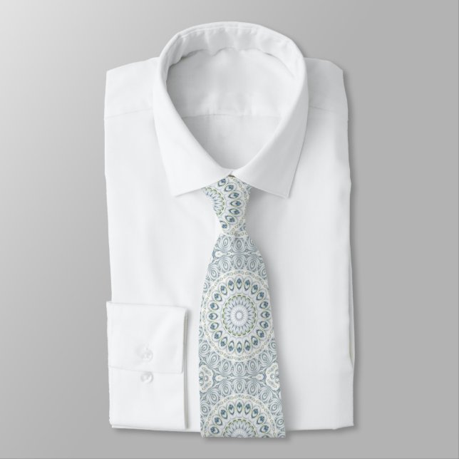 Design von Serene Blue und Green Mandala Krawatte (Gebunden)