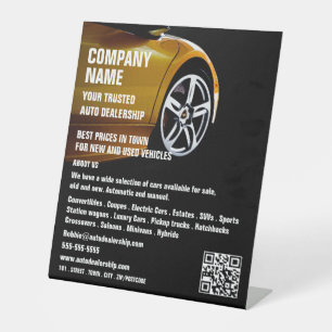 Design von Sportwagen, Werbung für Auto Sockelschild