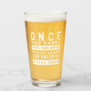 Design von Weisheit-Zitaten - Wert jedes einzelnen Glas